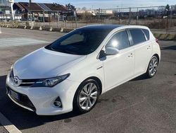 Usata 2013 Toyota Auris Hybrid Lounge Tre volumi | 8900 €