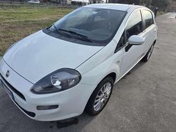 Usata 2012 Fiat Punto Easy Tre volumi | 4300 € (Cara)