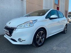 Bianco Usata 2014 Peugeot 208 Allure Due volumi | 6700 € (Cara)