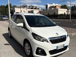 Bianco Usata 2015 Peugeot 108 Tre volumi | 5899 € (Buon prezzo)