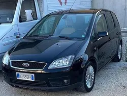 Usata 2007 Ford C-MAX Ghia Monovolume | 2000 €