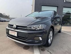 Grigio Usata 2020 VW Polo Comfortline Tre volumi | 15.900 € (Buon prezzo)