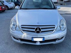 Grigio Usata 2006 Mercedes R320 Monovolume | 3800 € (Buon prezzo)