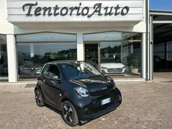 Nero metallizzato Usata 2024 Smart ForTwo Electric Drive Passion Due volumi | 14.300 € (Ottimo prezzo)