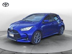 Blu/azzurro Usata 2024 Toyota Yaris Hybrid Lounge Tre volumi | 22.900 € (Ottimo prezzo)
