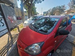 Rosso Usata 2009 Toyota Aygo Due volumi | 5000 € (Buon prezzo)