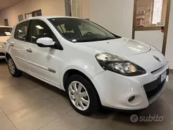 Usata 2011 Renault Clio II Dynamique Tre volumi | 2990 € (Buon prezzo)