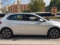 Argento Usata 2018 VW Polo Highline Tre volumi | 14.700 € (Buon prezzo)