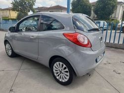 Grigio Usata 2015 Ford Ka Titanium Due volumi | 7800 € (Molto cara)