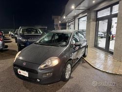 Grigio Usata 2015 Fiat Punto Tre volumi | 5900 € (Buon prezzo)