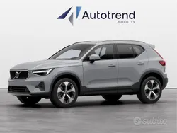 Argento Usata 2023 Volvo XC40 Core SUV | 40.900 € (Molto cara)