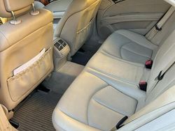 Blu Usata 2004 Mercedes E220 Tre volumi | 5500 €