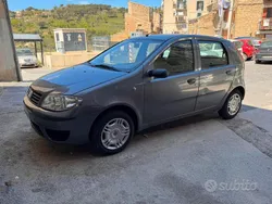 Usata 2004 Fiat Punto Due volumi | 1400 € (Buon prezzo)