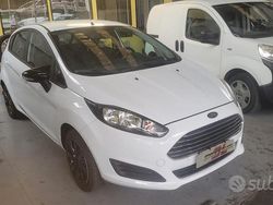 Bianco Usata 2015 Ford Fiesta Tre volumi | 5900 € (Buon prezzo)