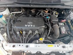 Grigio Usata 2002 Toyota Yaris Tre volumi | 1500 € (Buon prezzo)