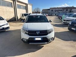 Bianco Usata 2017 Dacia Sandero Stepway Due volumi | 11.500 € (Molto cara)