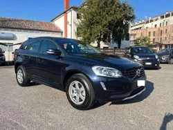 Blu metallizzato Usata 2017 Volvo XC60 Summum SUV | 16.900 € (Buon prezzo)