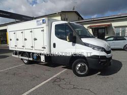 Bianco pastello Usata 2016 Iveco Daily Furgone | 16.900 € (Molto cara)