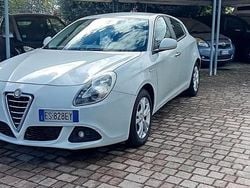 Bianco Usata 2013 Alfa Romeo Giulietta Exclusive Due volumi | 7600 € (Buon prezzo)
