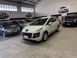 Bianco Usata 2011 Peugeot 3008 Premium Tre volumi | 5750 € (Buon prezzo)