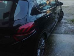 Usata 2017 Peugeot 208 Allure Due volumi | 6000 € (Buon prezzo)