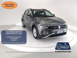 Grigio scuro Usata 2024 VW T-Roc Life SUV | 26.600 € (Buon prezzo)