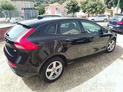 Usata 2015 Volvo V40 Tre volumi | 8800 € (Buon prezzo)
