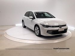 Bianco Nuova 2025 VW Golf Edition Tre volumi | 34.250 € (Ottimo prezzo)