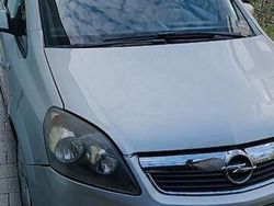 Usata 2006 Opel Zafira Monovolume | 2000 €