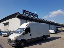 Bianco(met.) Usata 2012 Iveco Daily Tre volumi | 16.700 €