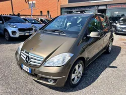 Beige Usata 2010 Mercedes A180 Avantgarde Monovolume | 3900 € (Buon prezzo)