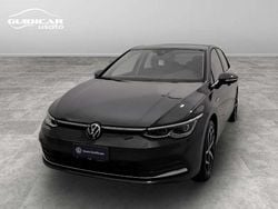 Grigio Usata 2023 VW Golf VIII Style Tre volumi | 24.500 € (Buon prezzo)