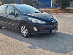 Usata 2009 Peugeot 308 Business-Line Tre volumi | 3600 € (Buon prezzo)