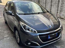 Grigio Usata 2018 Peugeot 208 Style Due volumi | 10.000 € (Buon prezzo)