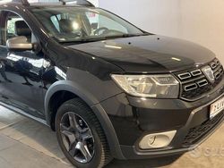 Nero Usata 2017 Dacia Sandero Tre volumi | 7890 € (Buon prezzo)