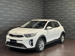 Bianco Usata 2022 Kia Stonic Urban SUV | 13.900 € (Buon prezzo)