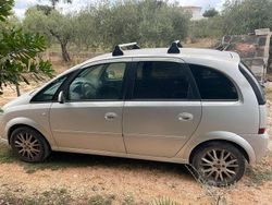 Grigio Usata 2009 Opel Meriva Monovolume | 2500 €
