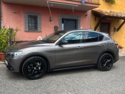 Grigio Usata 2017 Alfa Romeo Stelvio Business SUV | 15.000 € (Buon prezzo)