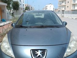Grigio Usata 2006 Peugeot 207 Tre volumi | 2400 € (Buon prezzo)