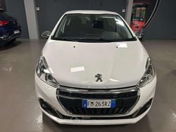 Bianco Usata 2018 Peugeot 208 Access Due volumi | 7490 € (Buon prezzo)