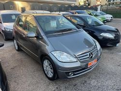 Grigio Usata 2009 Mercedes A200 Tre volumi | 3650 € (Ottimo prezzo)