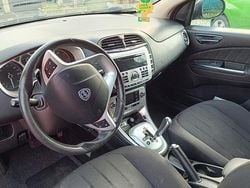 Grigio Usata 2010 Lancia Delta Due volumi | 2700 € (Buon prezzo)