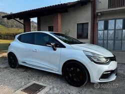 Begagnad 2014 Renault Clio R.S. R.S. Halvkombi | 13.500 € (Marknadspris)