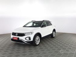 Pure white con tetto nero Usata 2024 VW T-Roc Edition SUV | 23.900 € (Buon prezzo)