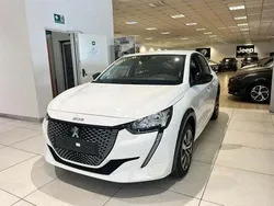 Bianco Nuova 2024 Peugeot e-208 Active Due volumi | 26.990 € (Ottimo prezzo)