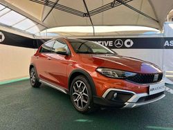 Arancione Usata 2021 Fiat Tipo Cross Tre volumi | 14.800 € (Molto cara)