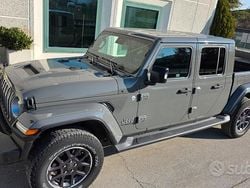 Grigio Usata 2023 Jeep Gladiator Overland Pick-up | 40.000 € (Buon prezzo)
