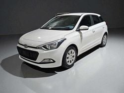 Bianco pastello Usata 2018 Hyundai i20 Classic Tre volumi | 9500 € (Buon prezzo)