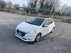 Bianco Usata 2012 Peugeot 208 Due volumi | 3600 € (Super prezzo)