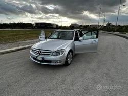 Usata 2009 Mercedes C220 Avantgarde Tre volumi | 9999 € (Molto cara)